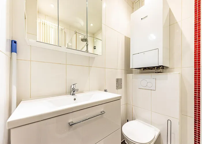 Apartment Hub Close To Main Station By Jr *